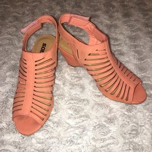 little girls size 4 wedges.